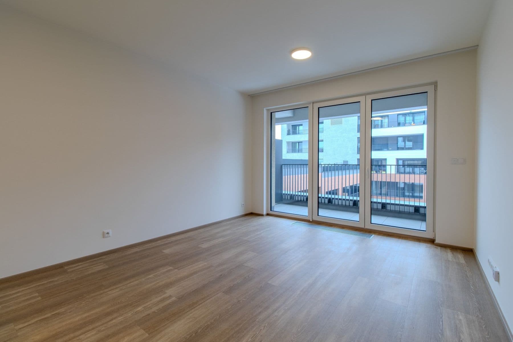 Studio flat to rent, 32 m², Poděbradská, Prague, Prague Studio flat to rent, 32 m², Poděbradská, Prague, Prague