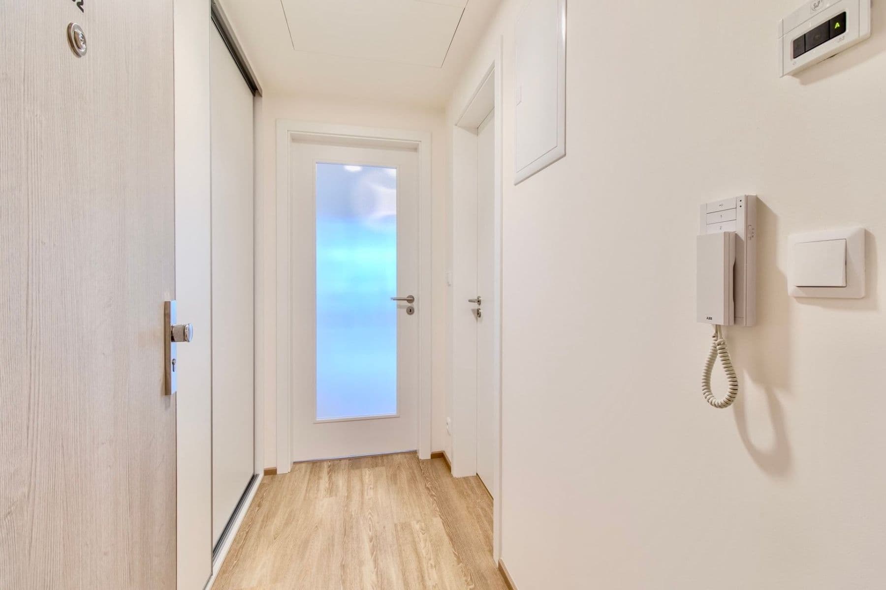 Studio flat to rent, 32 m², Poděbradská, Prague, Prague Studio flat to rent, 32 m², Poděbradská, Prague, Prague