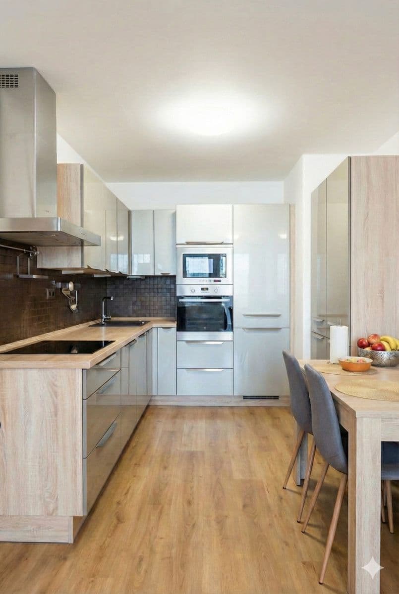 2 bedroom with open-plan kitchen flat for sale, 65 m², Rezlerova, Prague, Prague 2 bedroom with open-plan kitchen flat for sale, 65 m², Rezlerova, Prague, Prague