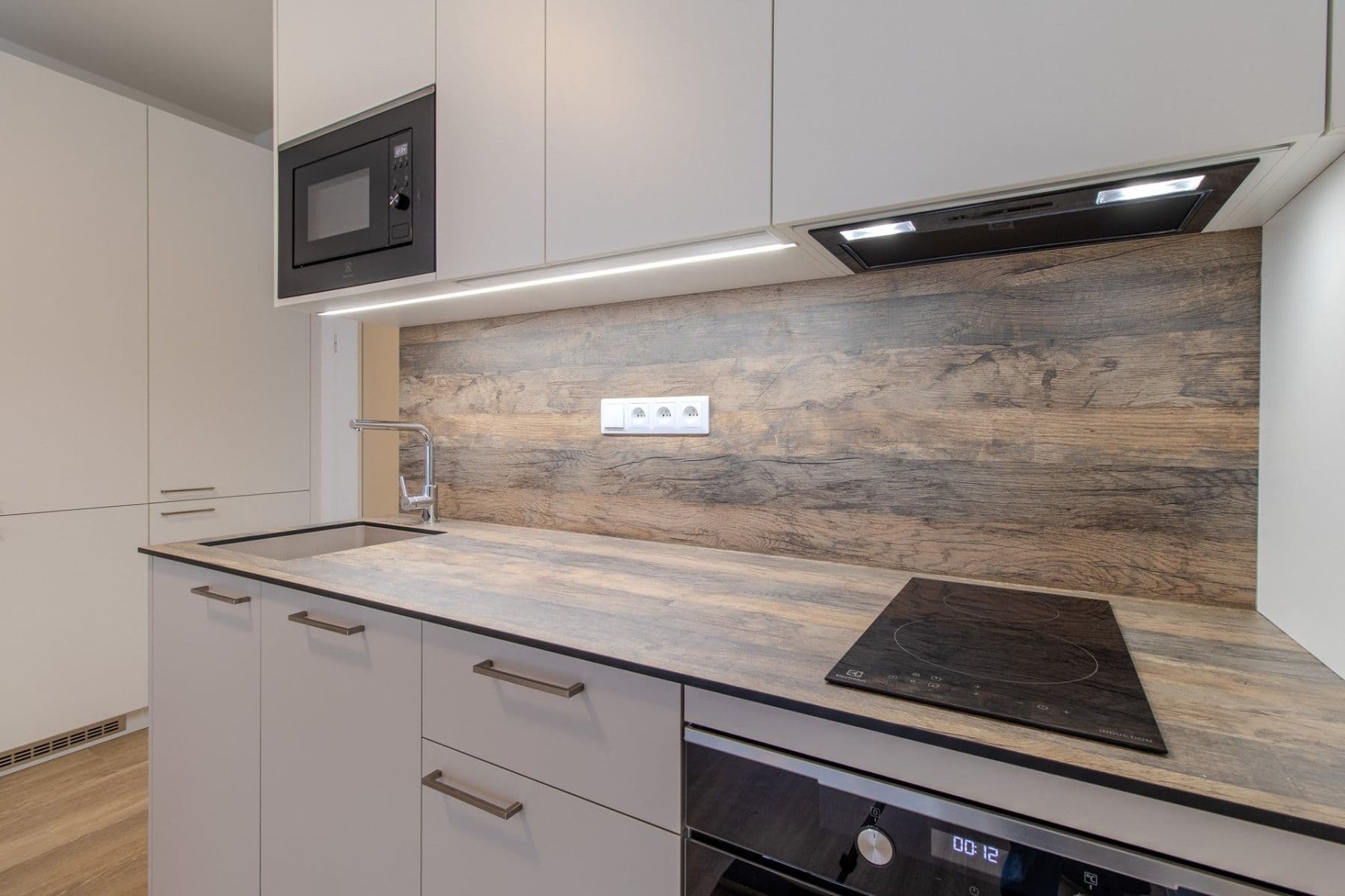 Studio flat to rent, 32 m², Poděbradská, Prague, Prague Studio flat to rent, 32 m², Poděbradská, Prague, Prague