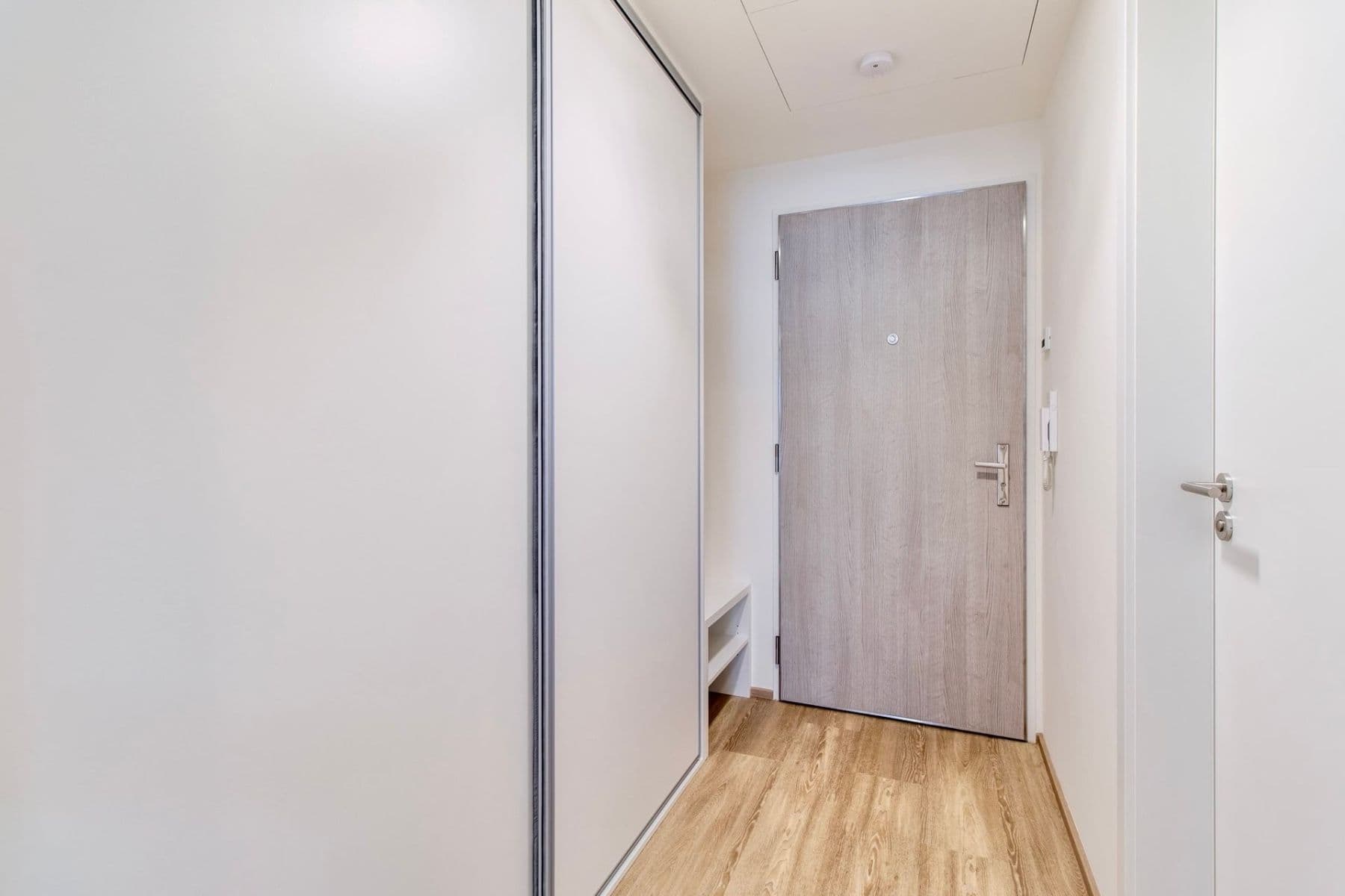 Studio flat to rent, 32 m², Poděbradská, Prague, Prague Studio flat to rent, 32 m², Poděbradská, Prague, Prague