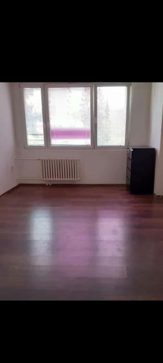 1 bedroom with open-plan kitchen flat for sale, 42 m², Sídliště 9. května, Sázava, Středočeský Region 1 bedroom with open-plan kitchen flat for sale, 42 m², Sídliště 9. května, Sázava, Středočeský Region