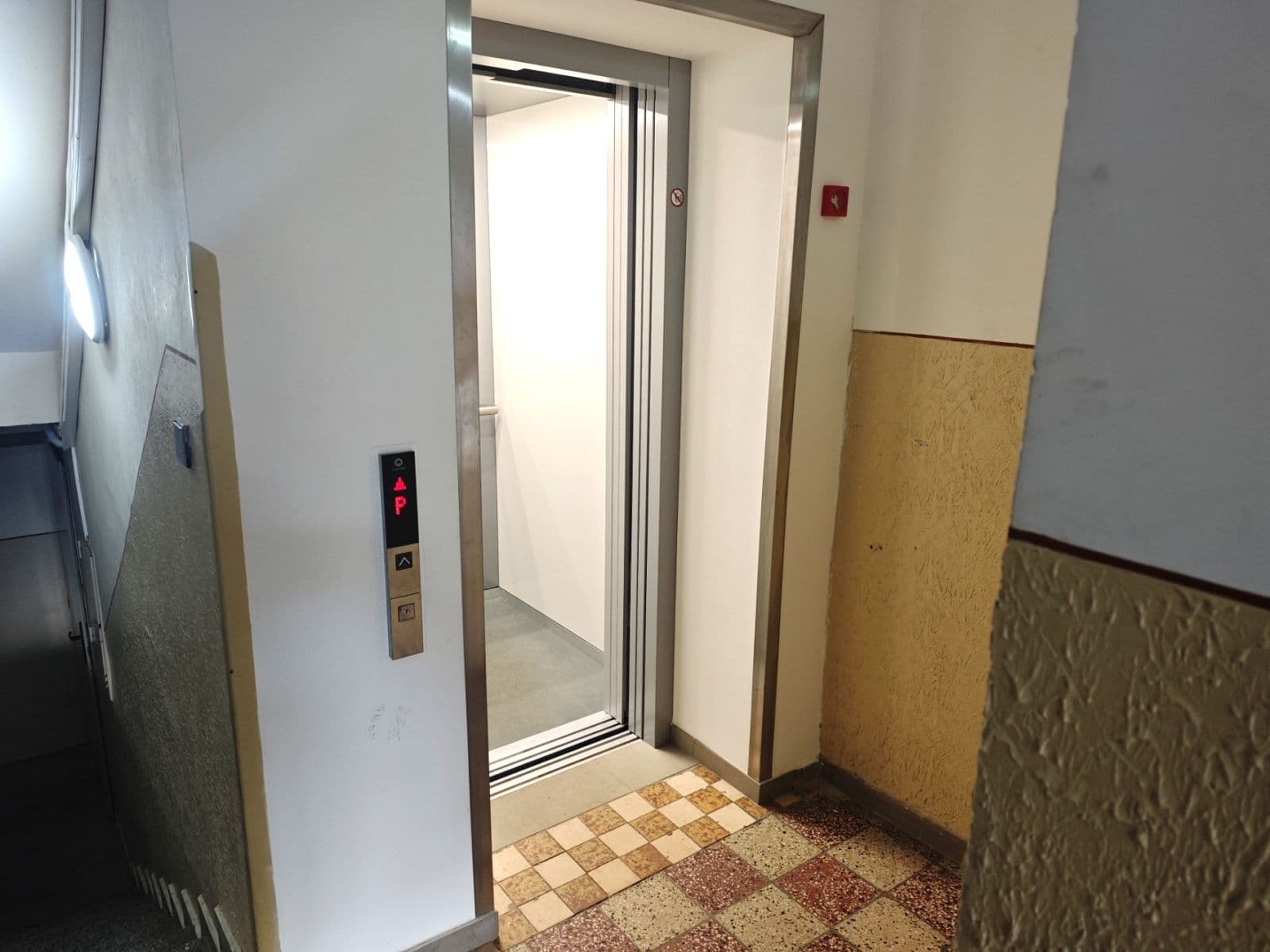 4 bedroom flat for sale, 82 m², Školská, Považská Bystrica, Trenčiansky Region 4 bedroom flat for sale, 82 m², Školská, Považská Bystrica, Trenčiansky Region