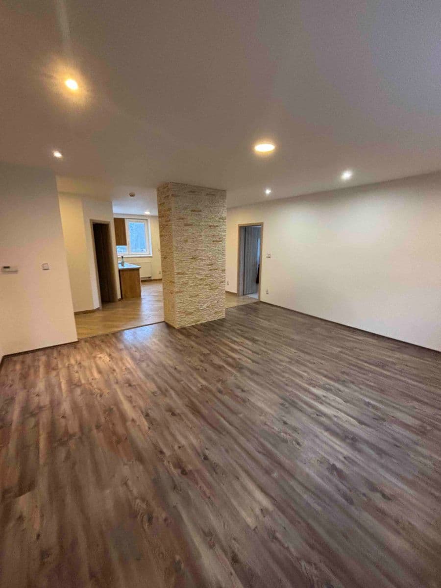 3 bedroom with open-plan kitchen flat to rent, 85 m², Potoční, Tuchoměřice, Středočeský Region 3 bedroom with open-plan kitchen flat to rent, 85 m², Potoční, Tuchoměřice, Středočeský Region