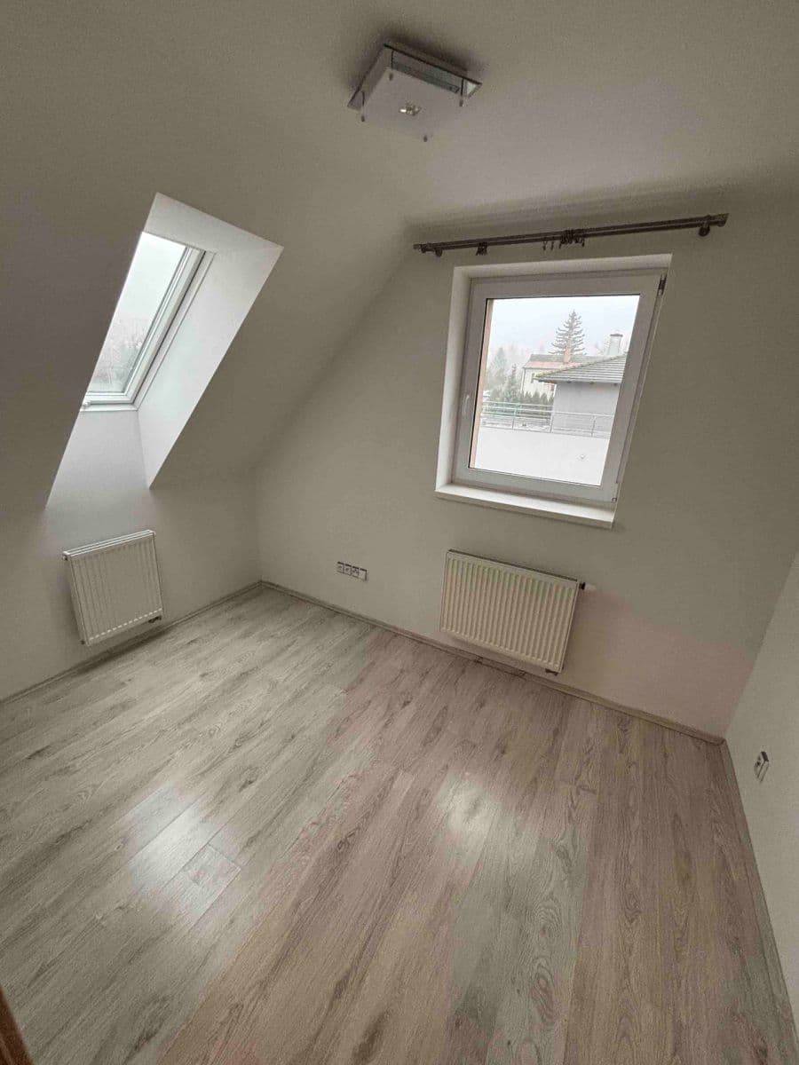 3 bedroom with open-plan kitchen flat to rent, 85 m², Potoční, Tuchoměřice, Středočeský Region 3 bedroom with open-plan kitchen flat to rent, 85 m², Potoční, Tuchoměřice, Středočeský Region