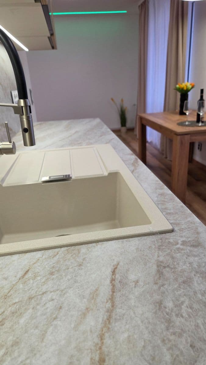 3 bedroom flat for sale, 65 m², Pražská sídl., Znojmo, Jihomoravský Region 3 bedroom flat for sale, 65 m², Pražská sídl., Znojmo, Jihomoravský Region