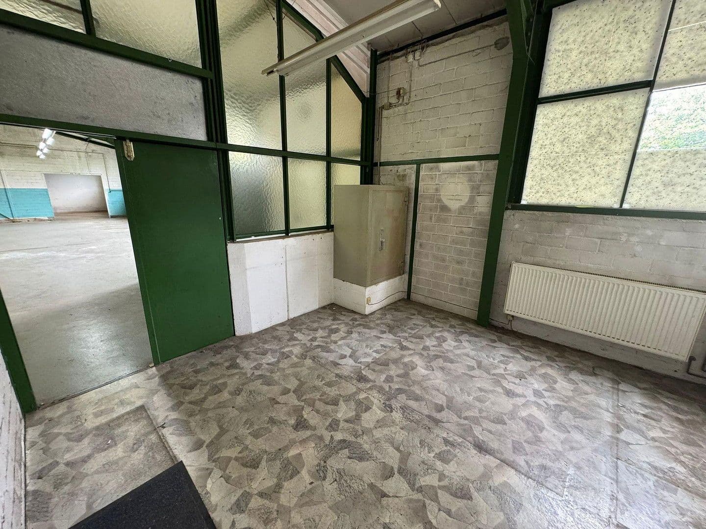 non-residential property to rent, 750 m², Solingen, North Rhine-Westphalia non-residential property to rent, 750 m², Solingen, North Rhine-Westphalia