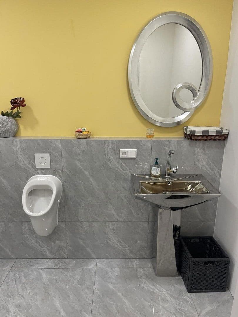 non-residential property to rent, 1,280 m², Pastetten, Bavaria non-residential property to rent, 1,280 m², Pastetten, Bavaria