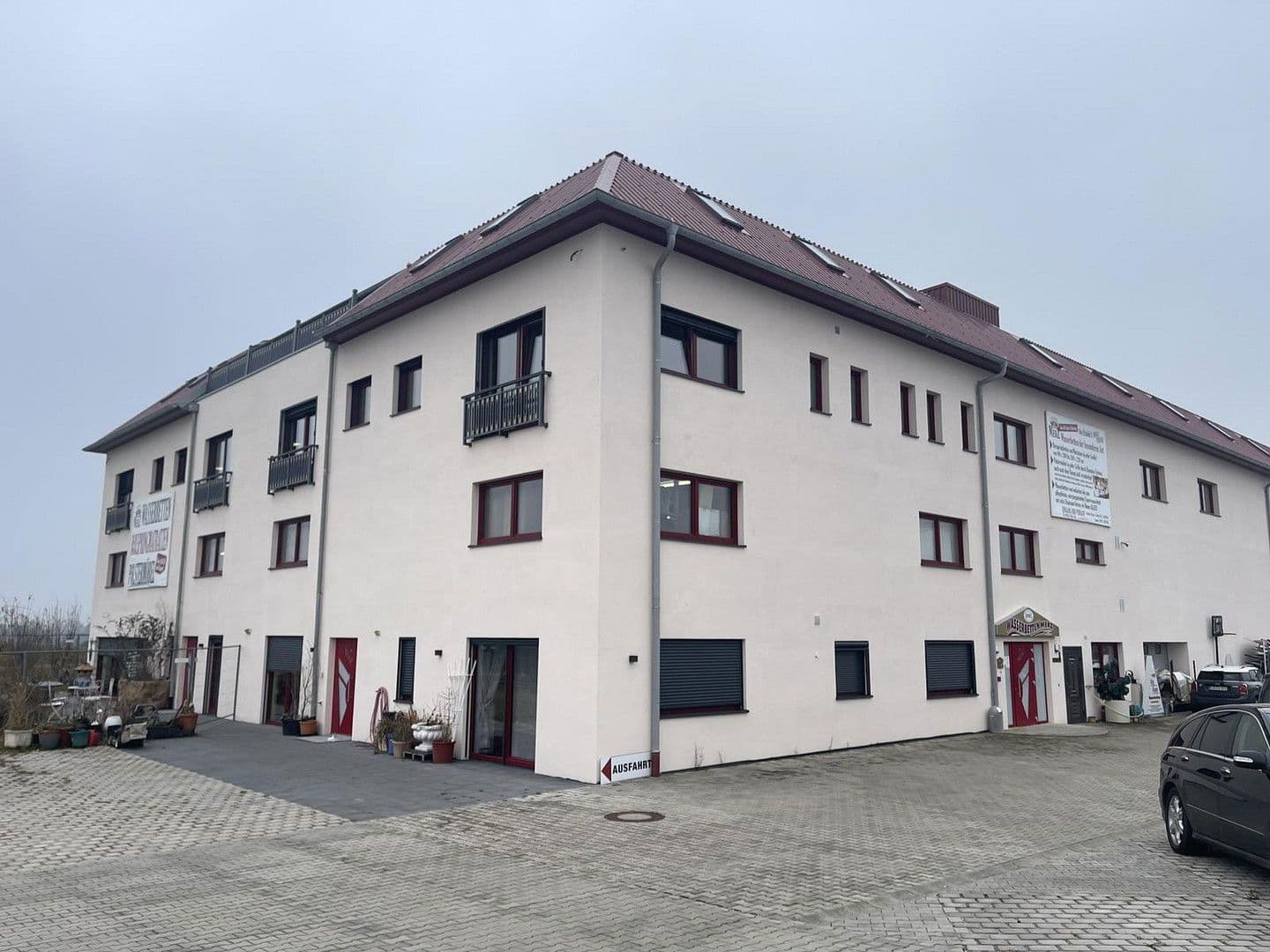non-residential property to rent, 1,280 m², Pastetten, Bavaria non-residential property to rent, 1,280 m², Pastetten, Bavaria