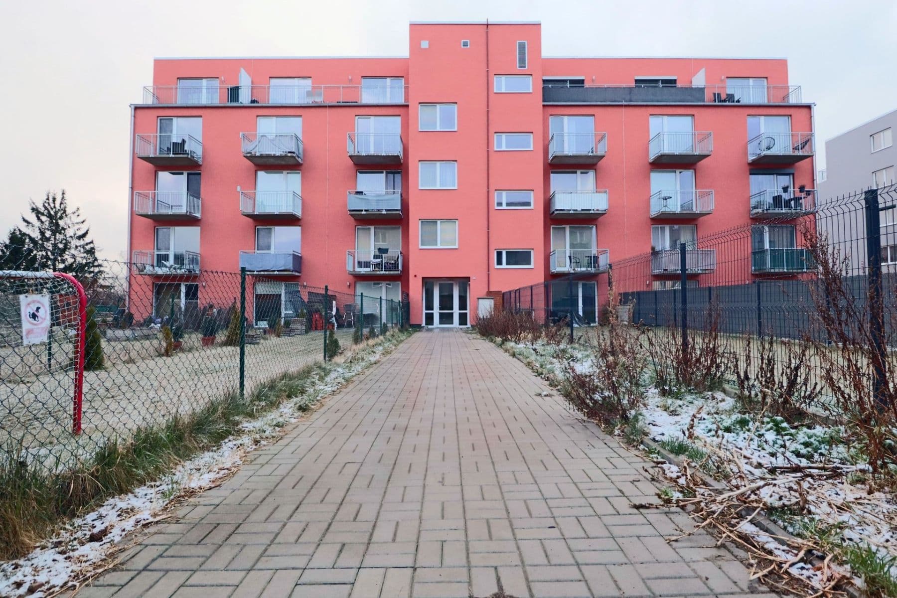 Studio flat to rent, 32 m², Pšeničná, Hostivice, Středočeský Region Studio flat to rent, 32 m², Pšeničná, Hostivice, Středočeský Region