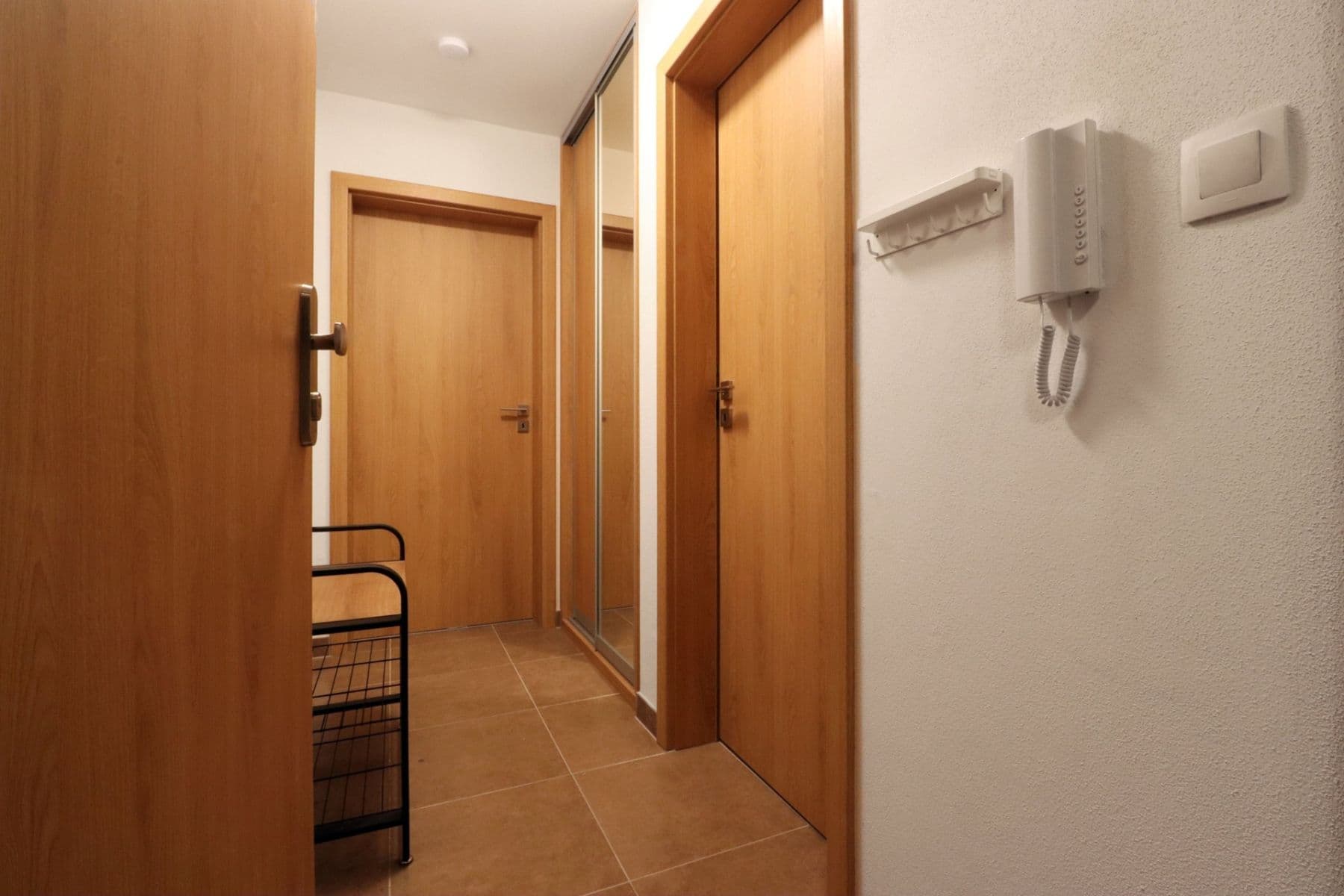 Studio flat to rent, 32 m², Pšeničná, Hostivice, Středočeský Region Studio flat to rent, 32 m², Pšeničná, Hostivice, Středočeský Region