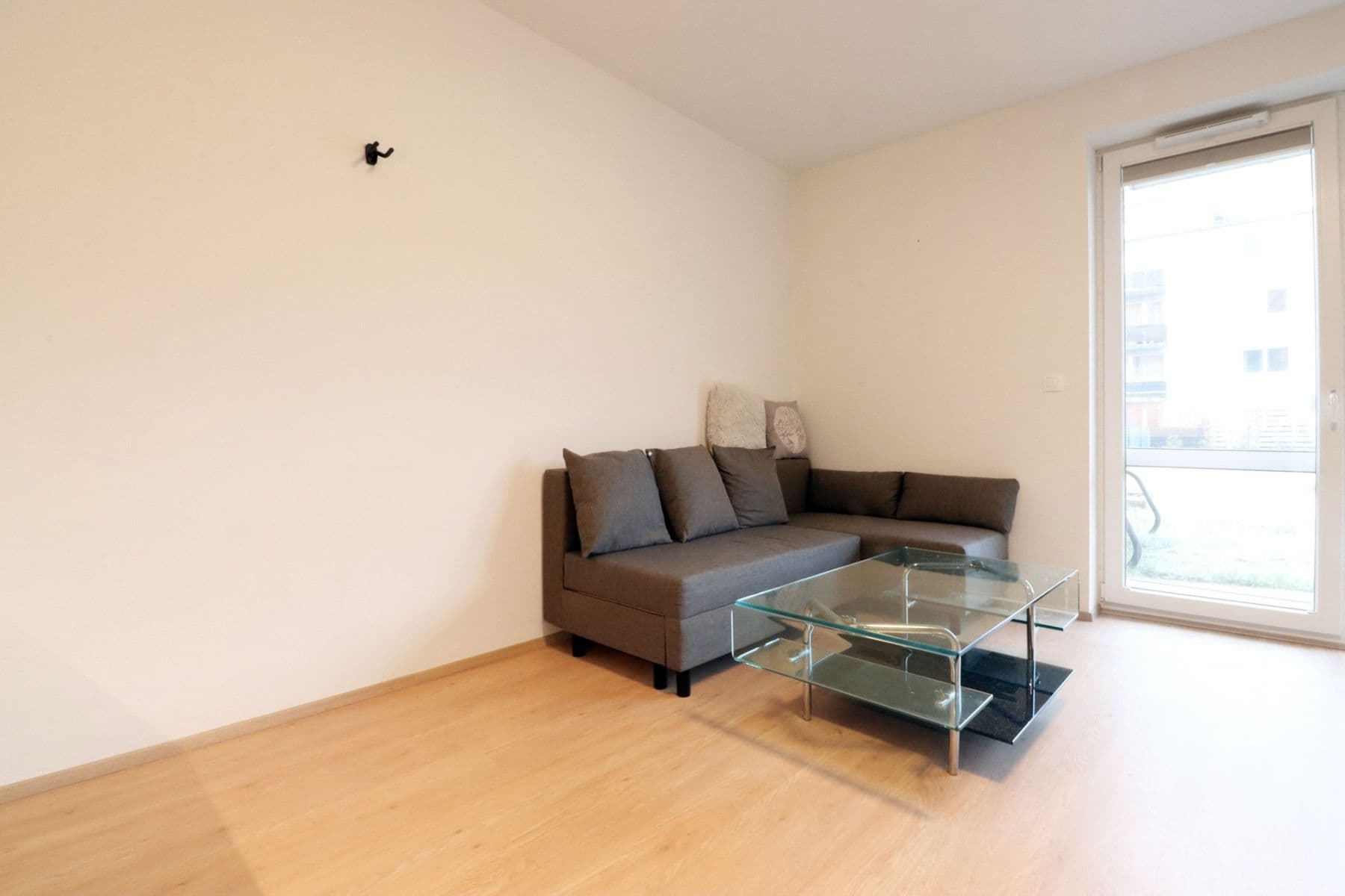 Studio flat to rent, 32 m², Pšeničná, Hostivice, Středočeský Region Studio flat to rent, 32 m², Pšeničná, Hostivice, Středočeský Region