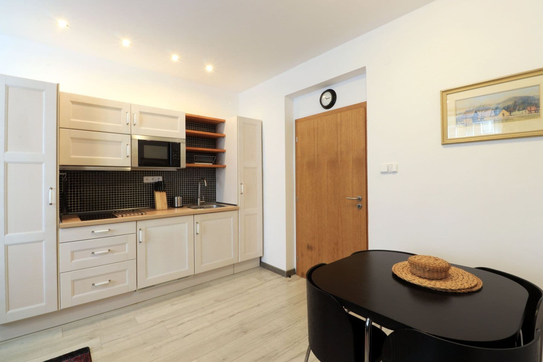 1 bedroom with open-plan kitchen flat to rent, 48 m², Baranova, Prague, Prague 1 bedroom with open-plan kitchen flat to rent, 48 m², Baranova, Prague, Prague