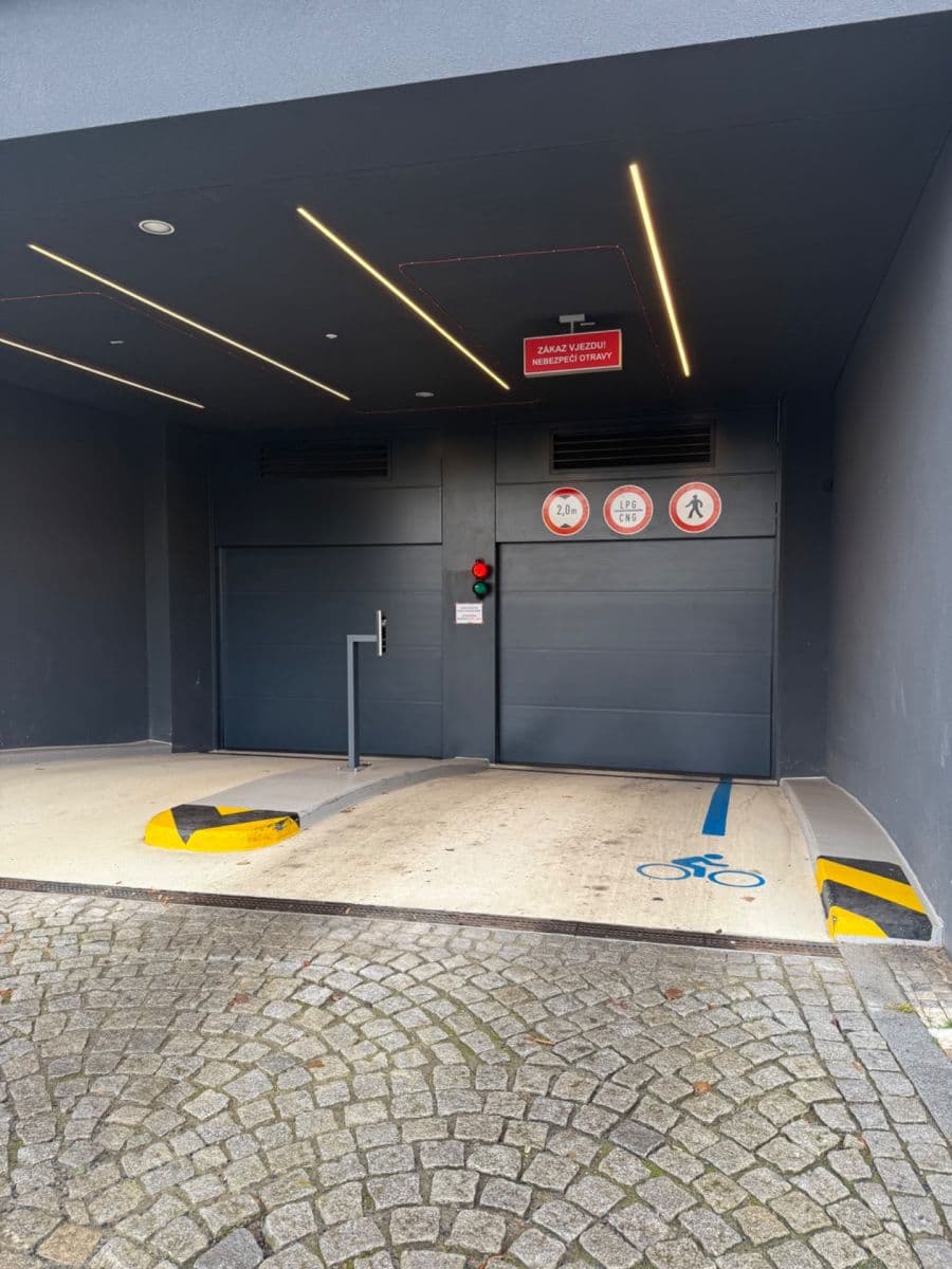 garage to rent, 14 m², U Průhonu, Prague, Prague garage to rent, 14 m², U Průhonu, Prague, Prague