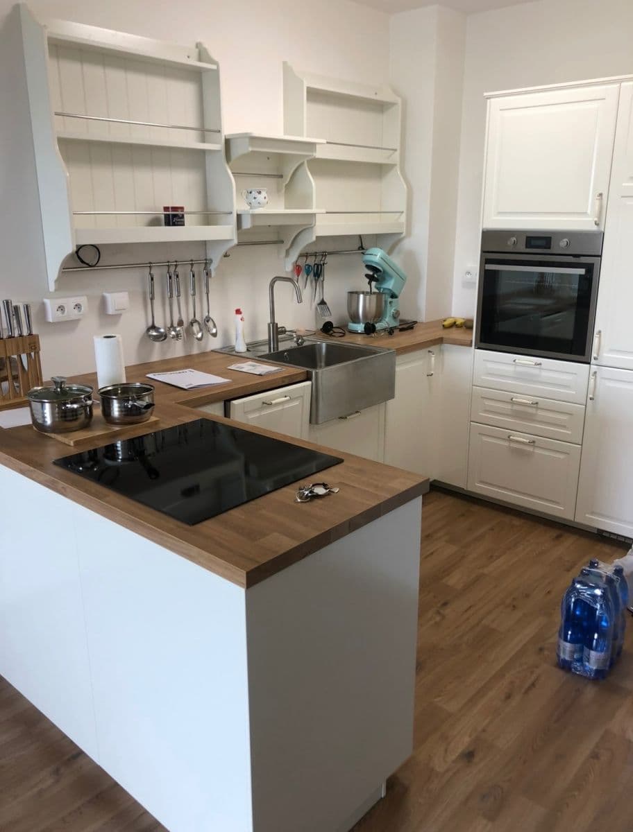 1 bedroom with open-plan kitchen flat for sale, 59 m², Velvarská, Horoměřice, Středočeský Region 1 bedroom with open-plan kitchen flat for sale, 59 m², Velvarská, Horoměřice, Středočeský Region