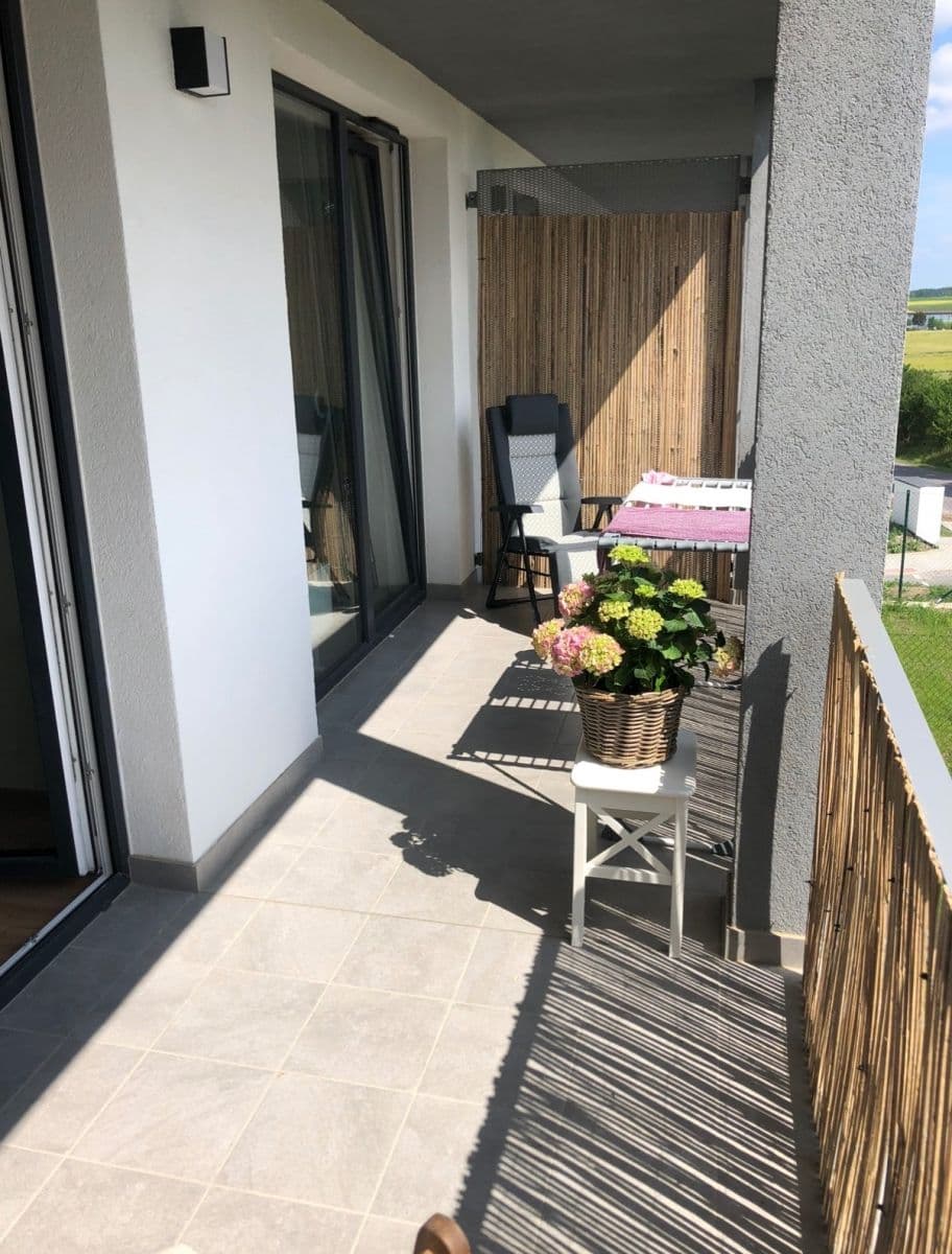 1 bedroom with open-plan kitchen flat for sale, 59 m², Velvarská, Horoměřice, Středočeský Region 1 bedroom with open-plan kitchen flat for sale, 59 m², Velvarská, Horoměřice, Středočeský Region