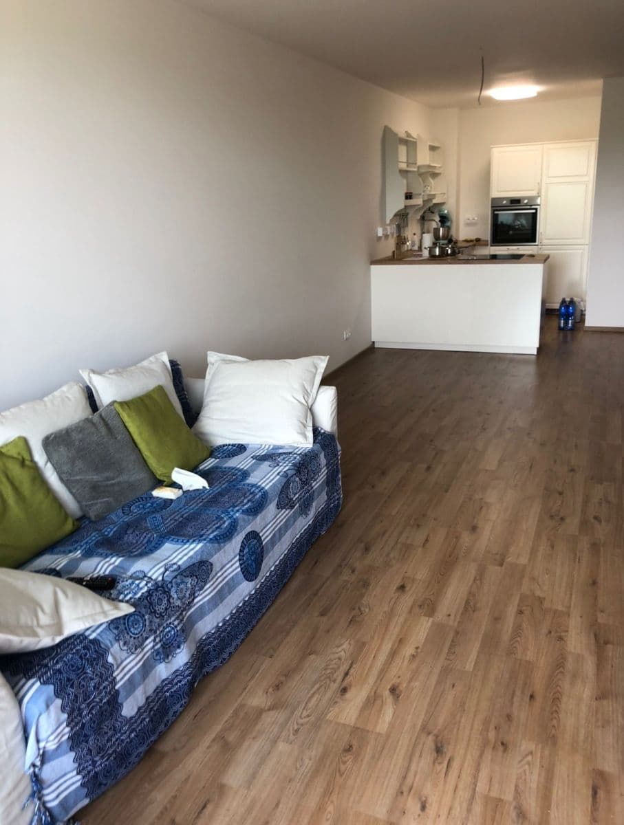 1 bedroom with open-plan kitchen flat for sale, 59 m², Velvarská, Horoměřice, Středočeský Region 1 bedroom with open-plan kitchen flat for sale, 59 m², Velvarská, Horoměřice, Středočeský Region