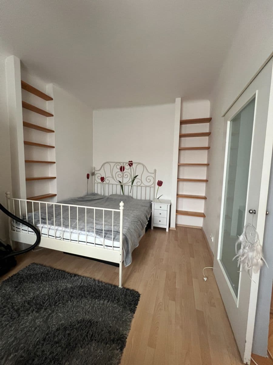 1 bedroom with open-plan kitchen flat to rent, 43 m², Biskupcova, Prague, Prague 1 bedroom with open-plan kitchen flat to rent, 43 m², Biskupcova, Prague, Prague