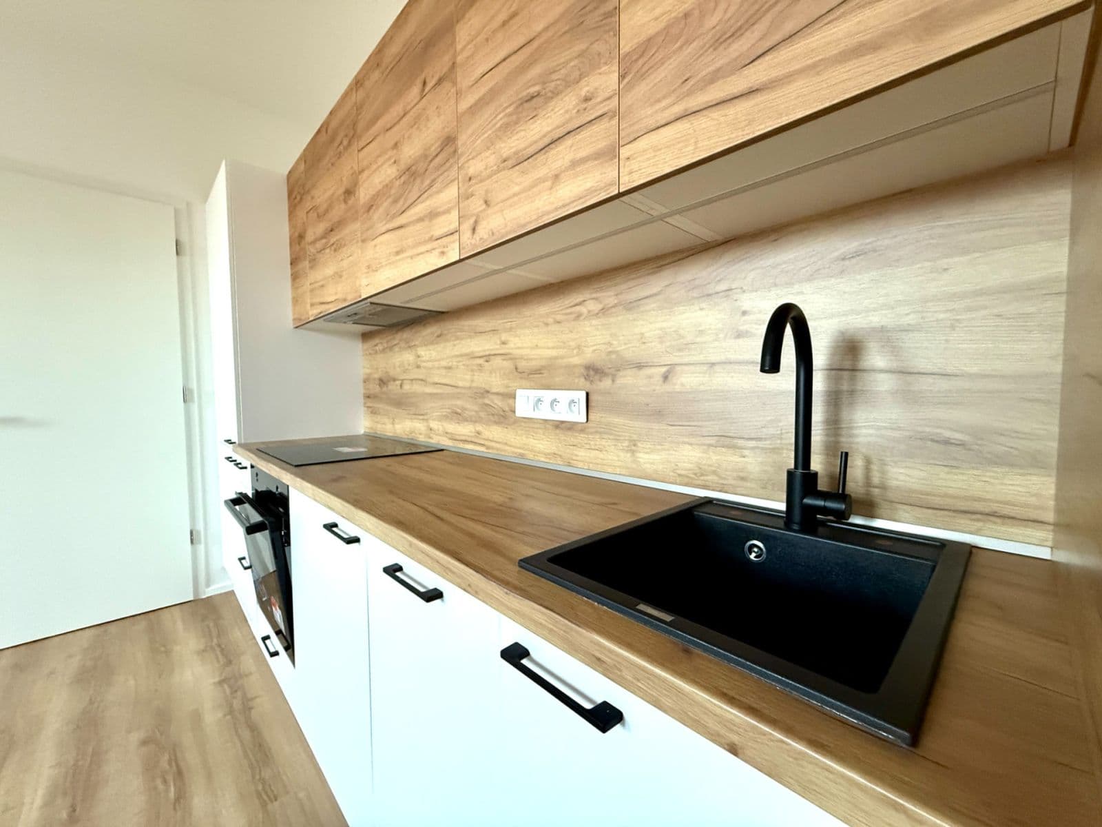 1 bedroom with open-plan kitchen flat to rent, 37 m², Rýznerova, Únětice, Středočeský Region 1 bedroom with open-plan kitchen flat to rent, 37 m², Rýznerova, Únětice, Středočeský Region