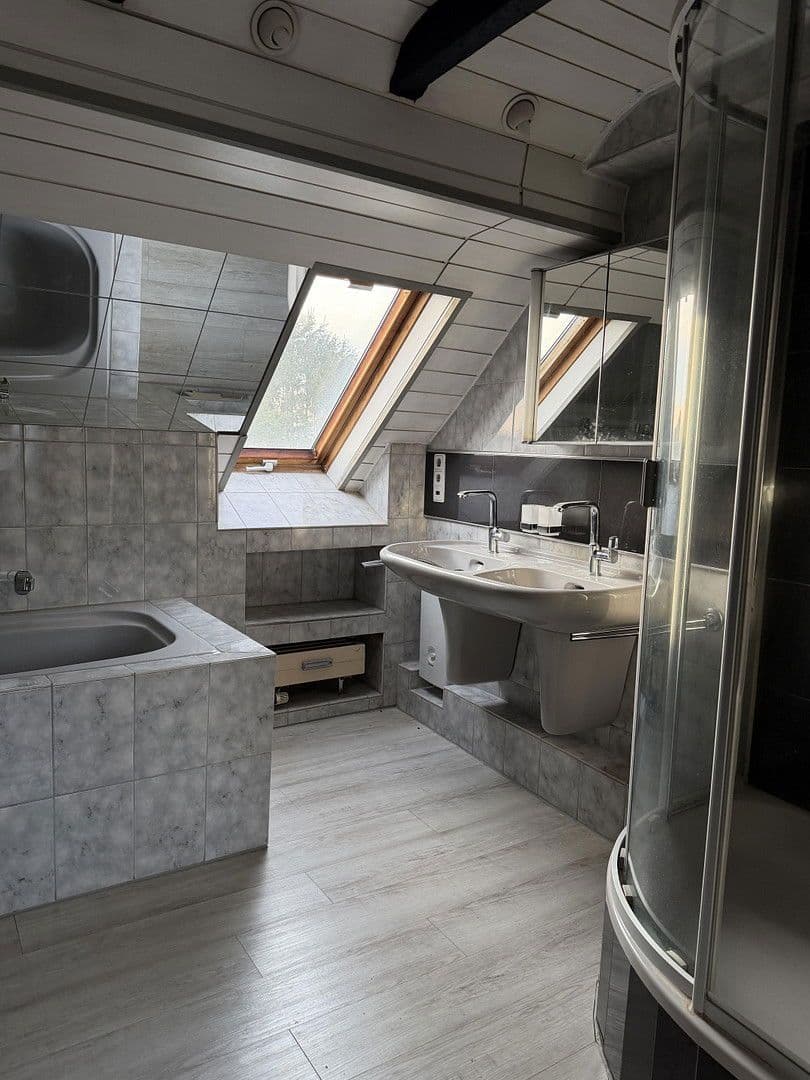 house for sale, 260 m², Bergstr. 19-21, Wülfrath, North Rhine-Westphalia house for sale, 260 m², Bergstr. 19-21, Wülfrath, North Rhine-Westphalia