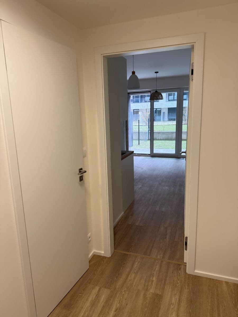 Studio flat to rent, 32 m², Poděbradská, Prague, Prague Studio flat to rent, 32 m², Poděbradská, Prague, Prague