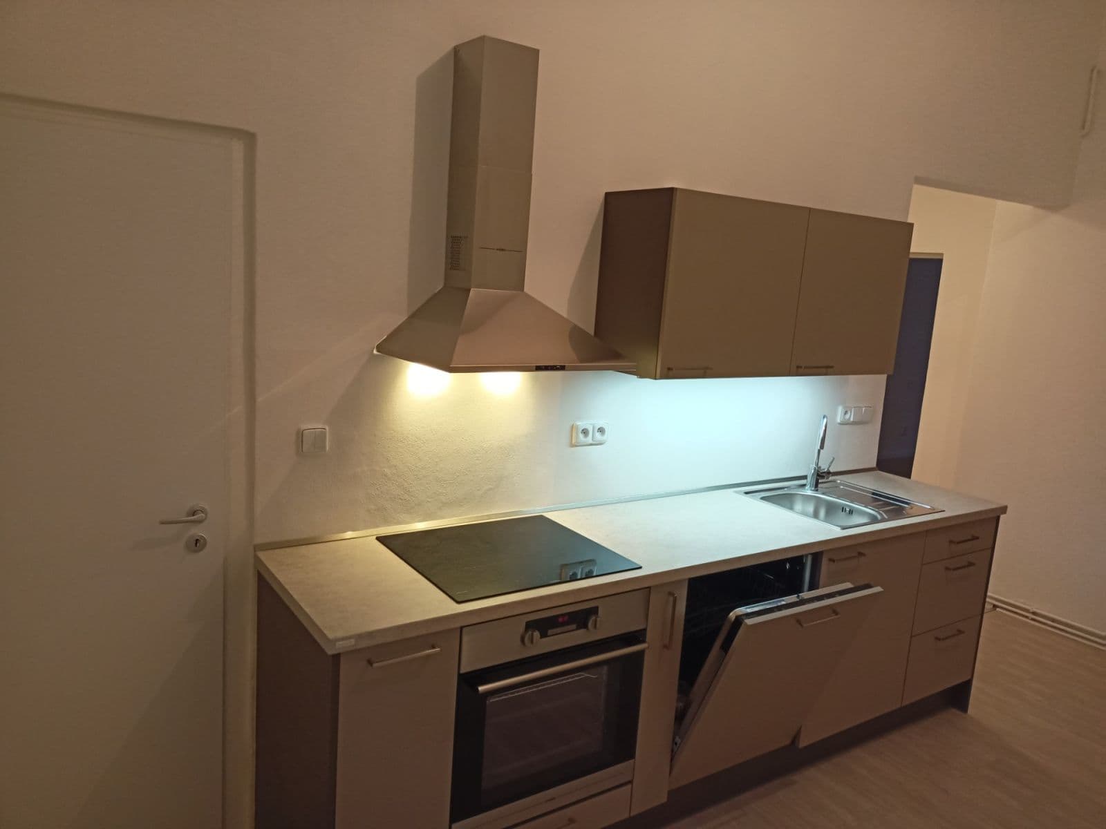 2 bedroom flat to rent, 62 m², Korunovační, Prague, Prague 2 bedroom flat to rent, 62 m², Korunovační, Prague, Prague