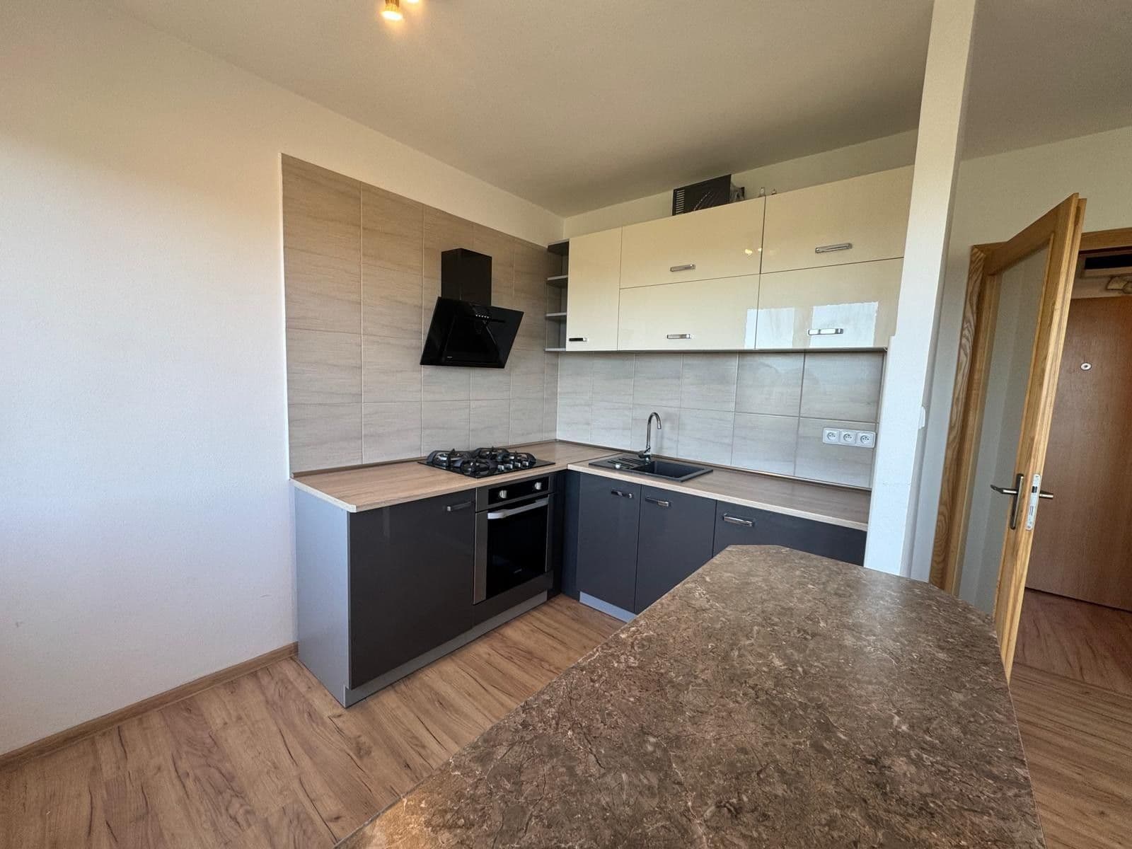 Studio flat to rent, 29 m², Jaroslava Lohrera, Frýdek-Místek, Moravskoslezský Region Studio flat to rent, 29 m², Jaroslava Lohrera, Frýdek-Místek, Moravskoslezský Region