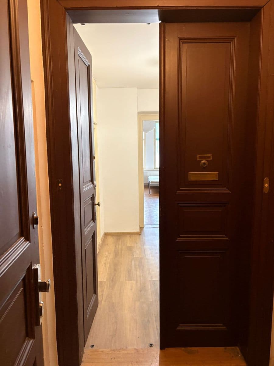 4 bedroom flat to rent, 26 m², Mánesova, Prague, Prague 4 bedroom flat to rent, 26 m², Mánesova, Prague, Prague