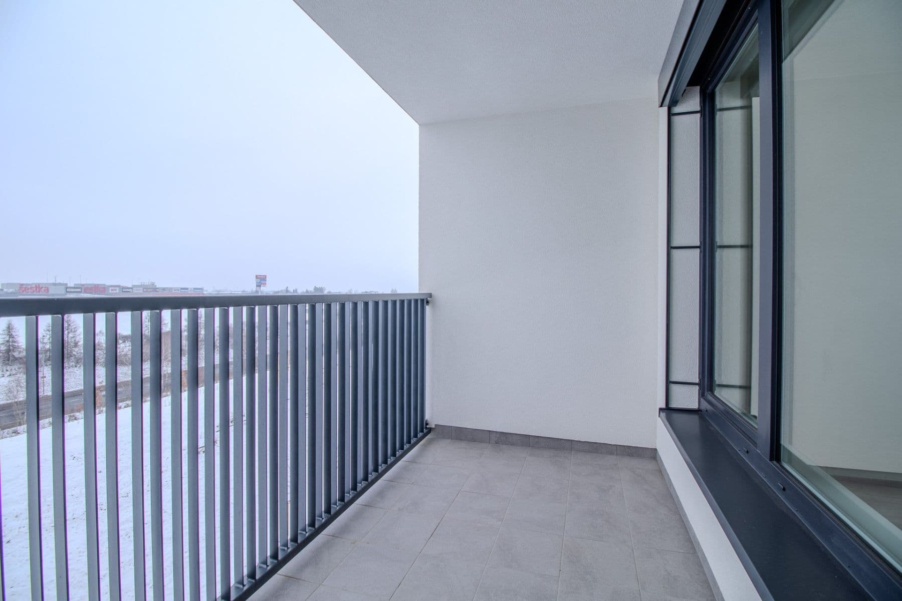 1 bedroom with open-plan kitchen flat to rent, 54 m², Stočesova, Prague, Prague 1 bedroom with open-plan kitchen flat to rent, 54 m², Stočesova, Prague, Prague