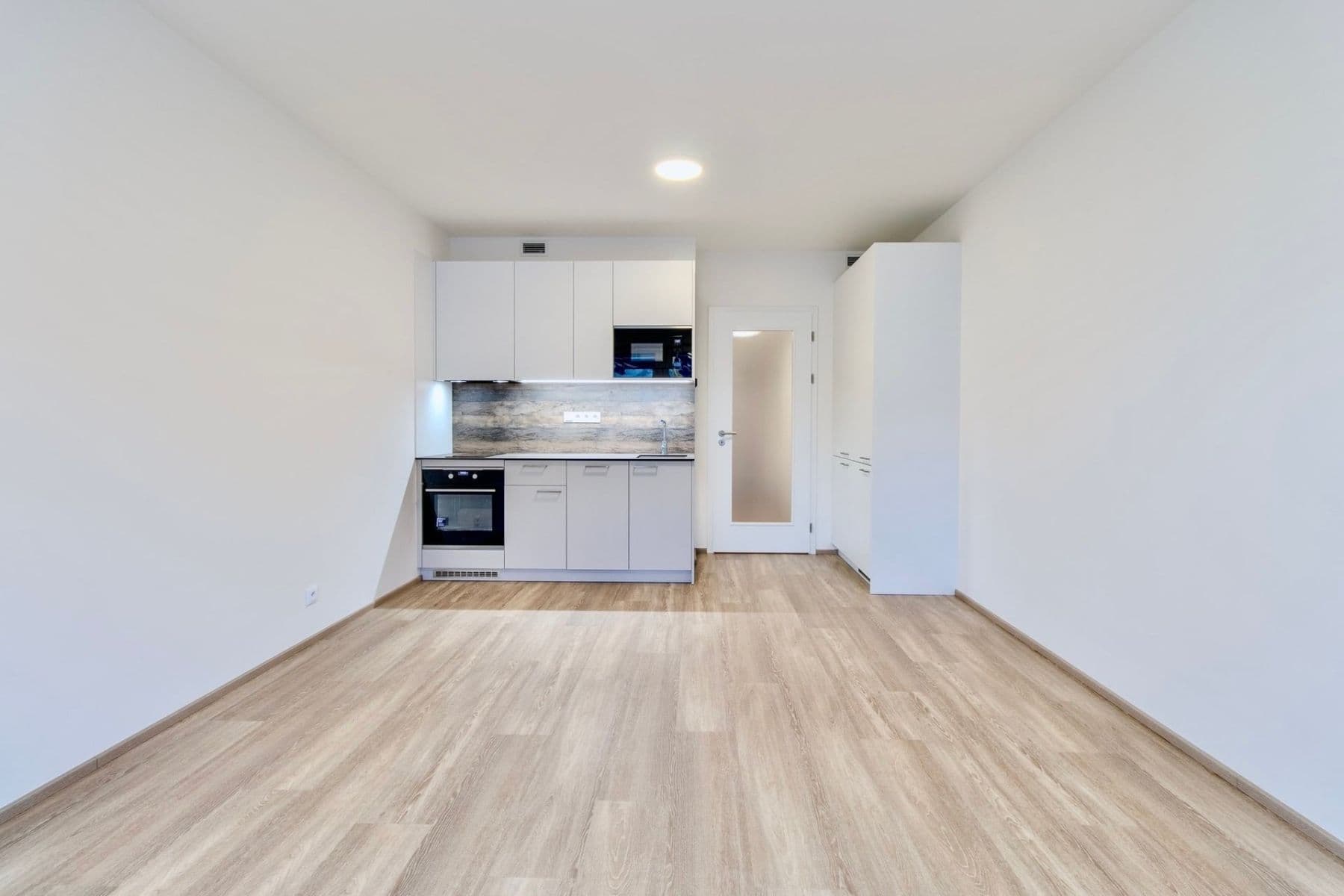 Studio flat to rent, 30 m², Poděbradská, Prague, Prague Studio flat to rent, 30 m², Poděbradská, Prague, Prague