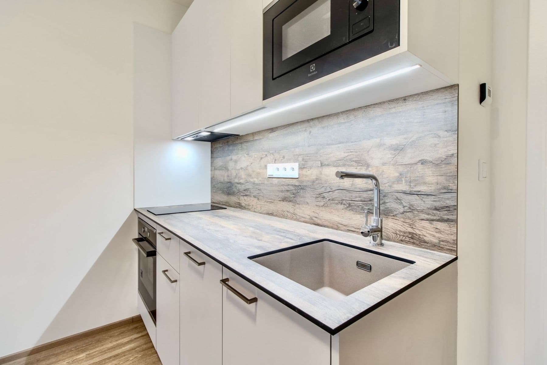 Studio flat to rent, 30 m², Poděbradská, Prague, Prague Studio flat to rent, 30 m², Poděbradská, Prague, Prague