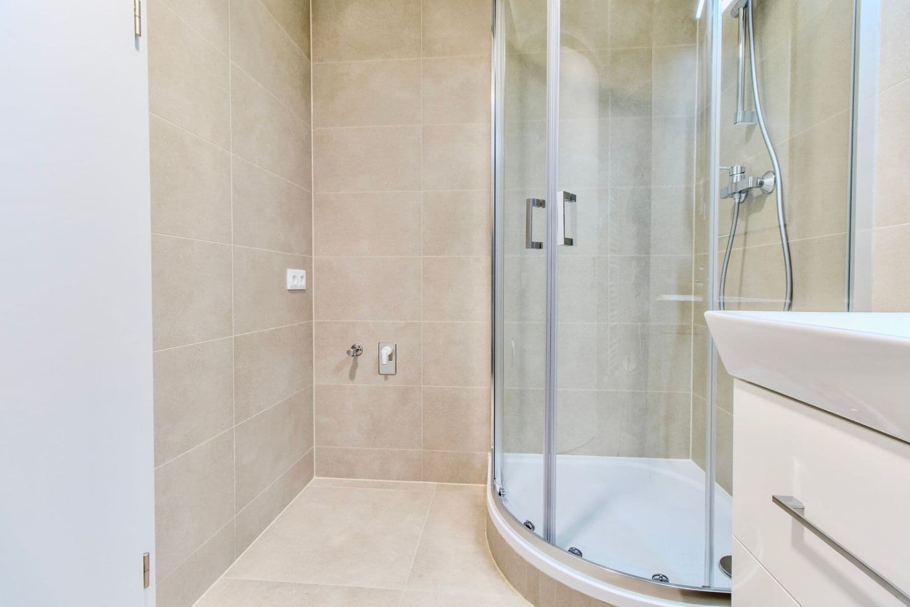 Studio flat to rent, 30 m², Poděbradská, Prague, Prague Studio flat to rent, 30 m², Poděbradská, Prague, Prague