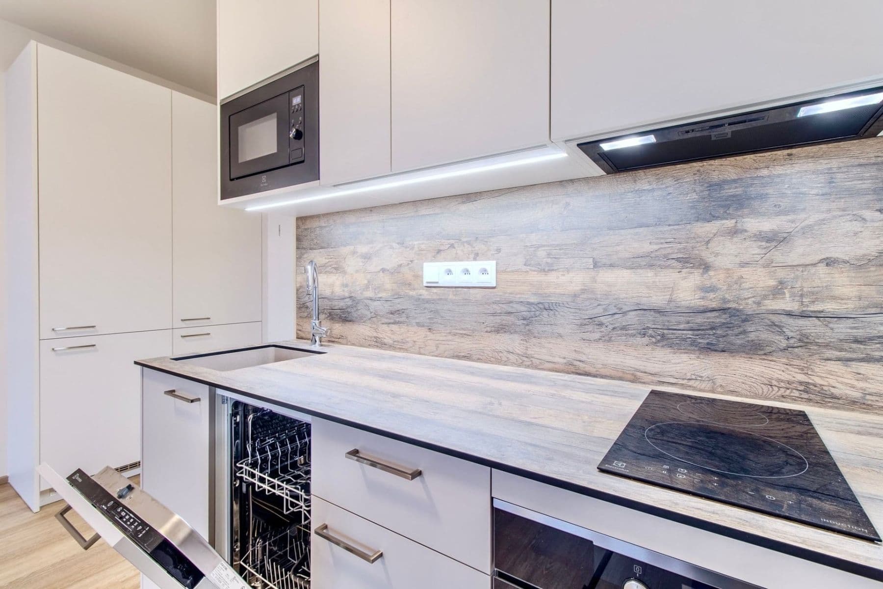 Studio flat to rent, 30 m², Poděbradská, Prague, Prague Studio flat to rent, 30 m², Poděbradská, Prague, Prague