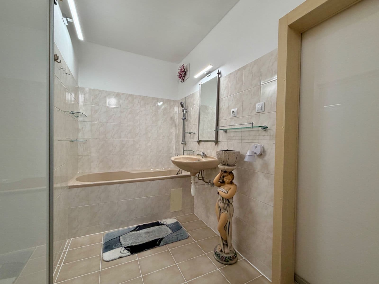 2 bedroom with open-plan kitchen flat for sale, 60 m², Litoměřická, Prague, Prague 2 bedroom with open-plan kitchen flat for sale, 60 m², Litoměřická, Prague, Prague