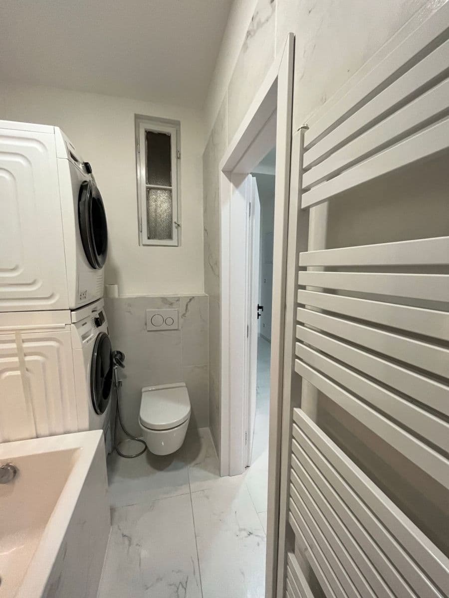 3 bedroom flat for sale, 75 m², 5. května, Prague, Prague 3 bedroom flat for sale, 75 m², 5. května, Prague, Prague