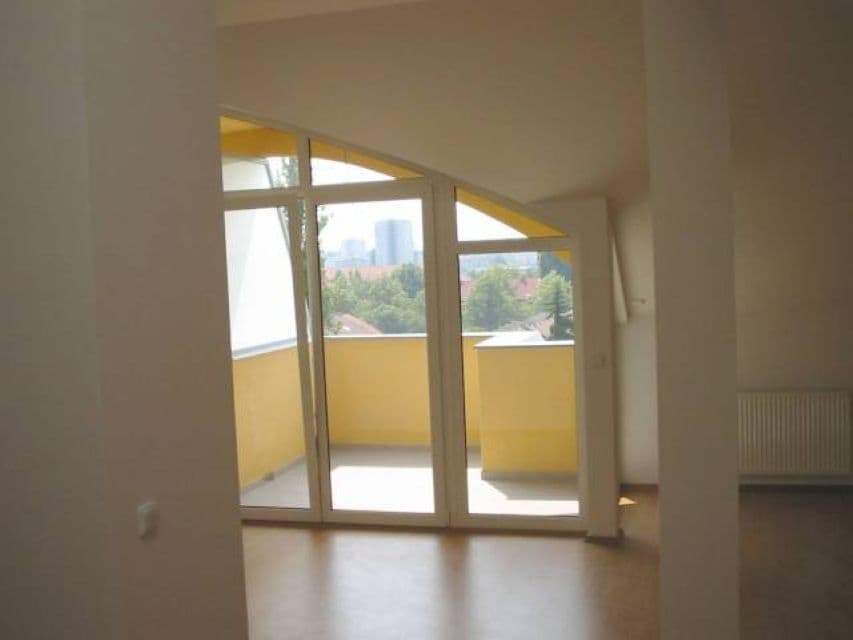 1 bedroom with open-plan kitchen flat to rent, 91 m², Černokostelecká, Prague, Prague 1 bedroom with open-plan kitchen flat to rent, 91 m², Černokostelecká, Prague, Prague