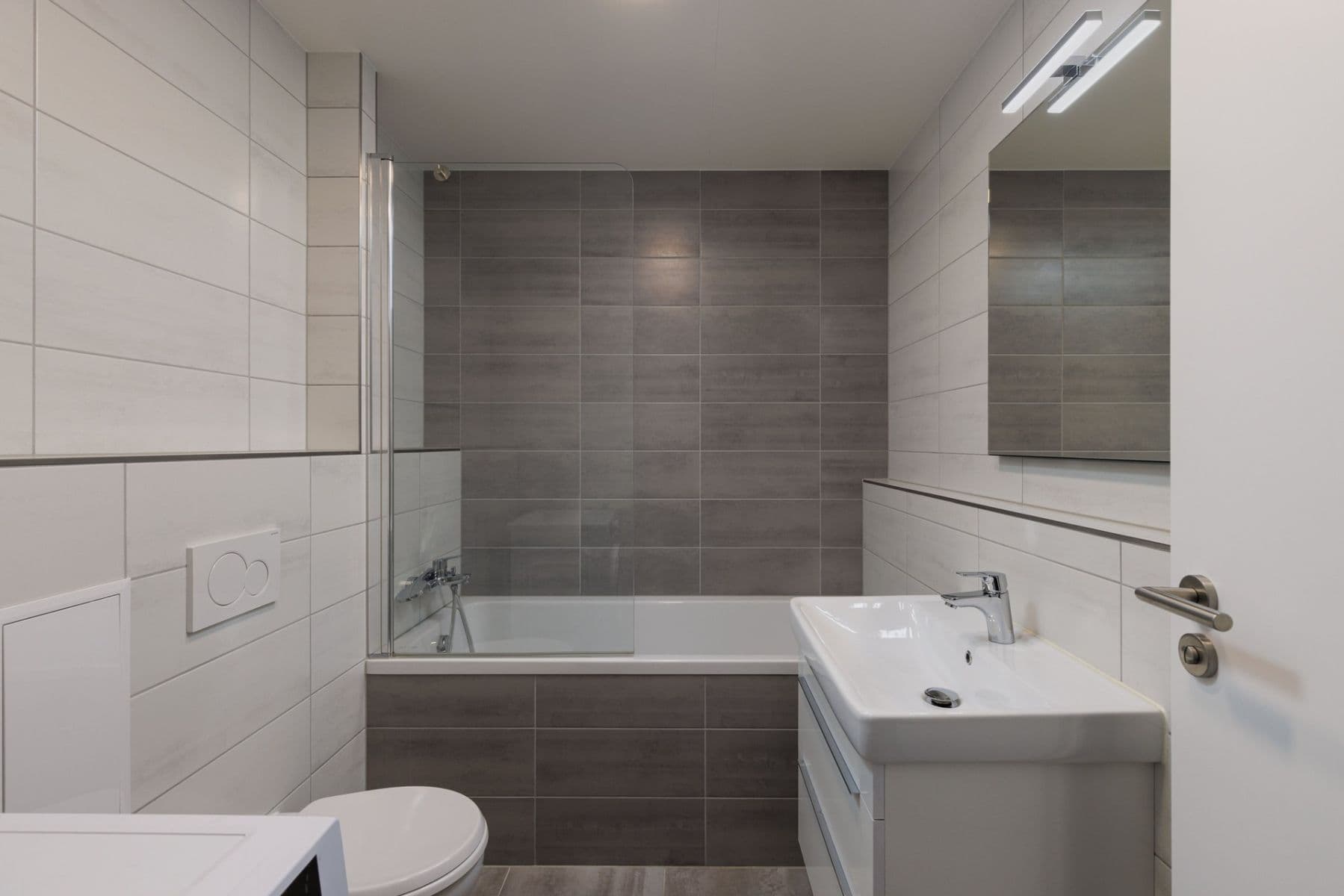 Studio flat to rent, 36 m², Za černým mostem, Prague, Prague Studio flat to rent, 36 m², Za černým mostem, Prague, Prague