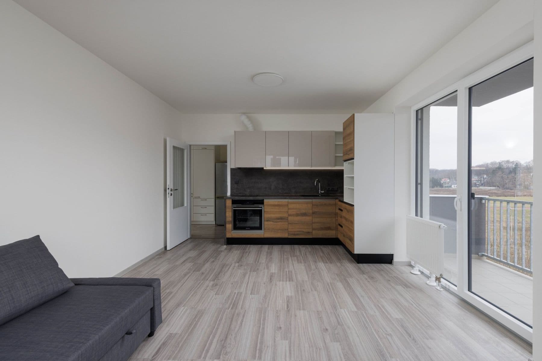 Studio flat to rent, 36 m², Za černým mostem, Prague, Prague Studio flat to rent, 36 m², Za černým mostem, Prague, Prague