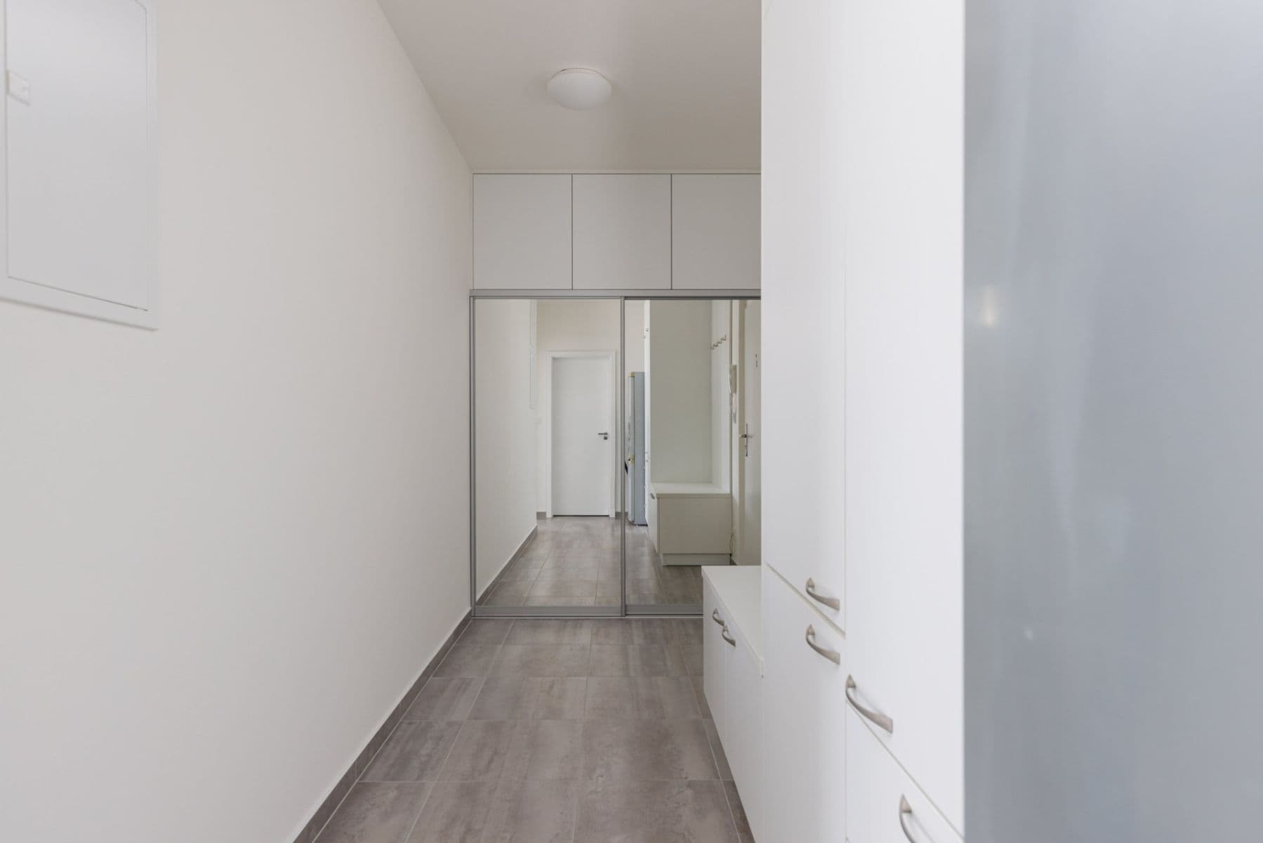 Studio flat to rent, 36 m², Za černým mostem, Prague, Prague Studio flat to rent, 36 m², Za černým mostem, Prague, Prague