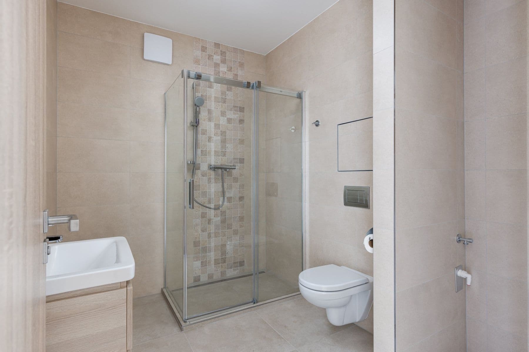 1 bedroom with open-plan kitchen flat to rent, 65 m², Pavla Beneše, Prague, Prague 1 bedroom with open-plan kitchen flat to rent, 65 m², Pavla Beneše, Prague, Prague