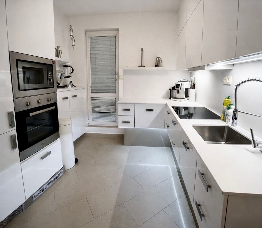 1 bedroom with open-plan kitchen flat to rent, 130 m², Pančochy, Modřice, Jihomoravský Region 1 bedroom with open-plan kitchen flat to rent, 130 m², Pančochy, Modřice, Jihomoravský Region