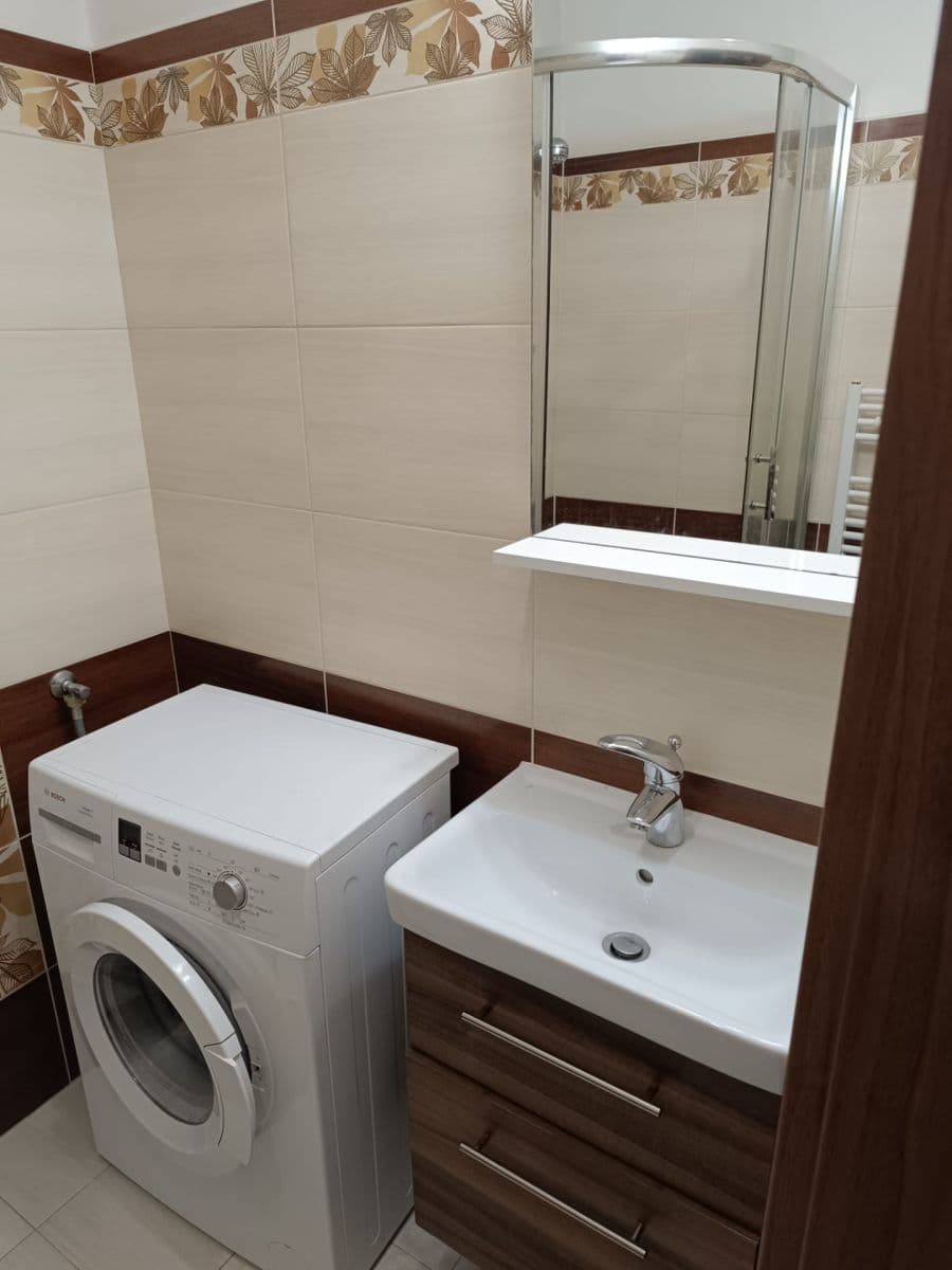 1 bedroom with open-plan kitchen flat to rent, 52 m², 30. dubna, Ostrava, Moravskoslezský Region 1 bedroom with open-plan kitchen flat to rent, 52 m², 30. dubna, Ostrava, Moravskoslezský Region