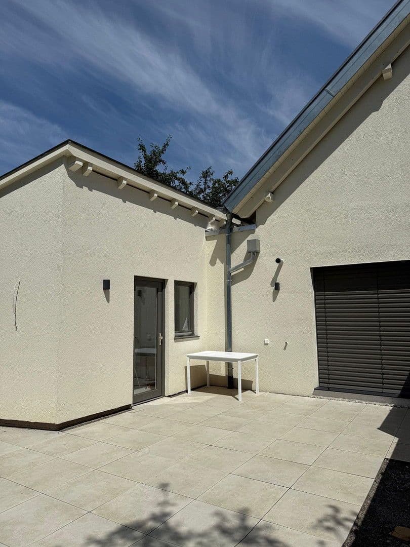 4 bedroom with open-plan kitchen flat to rent, 150 m², Nürtingen, Baden-Württemberg 4 bedroom with open-plan kitchen flat to rent, 150 m², Nürtingen, Baden-Württemberg