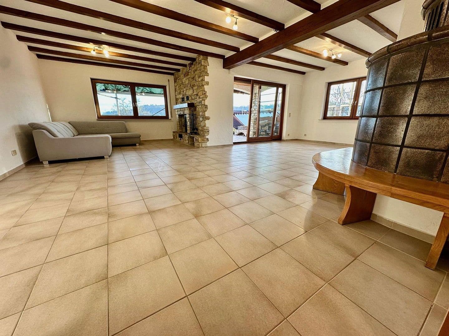 2 bedroom with open-plan kitchen flat to rent, 150 m², Aichtal, Baden-Württemberg 2 bedroom with open-plan kitchen flat to rent, 150 m², Aichtal, Baden-Württemberg