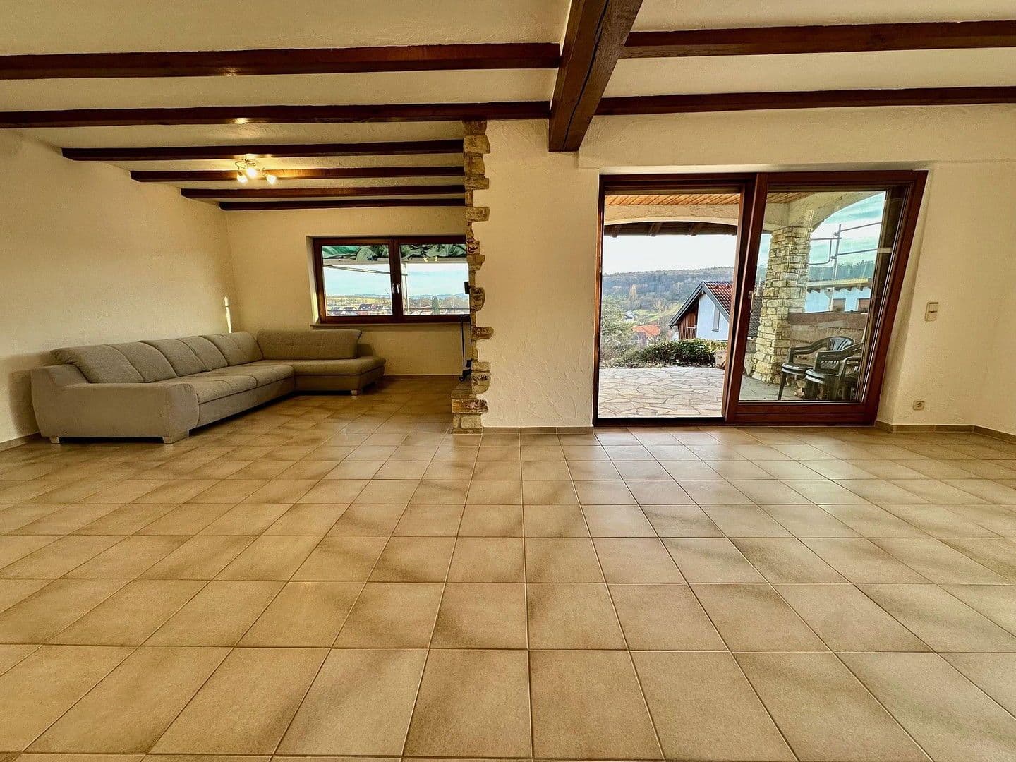 2 bedroom with open-plan kitchen flat to rent, 150 m², Aichtal, Baden-Württemberg 2 bedroom with open-plan kitchen flat to rent, 150 m², Aichtal, Baden-Württemberg