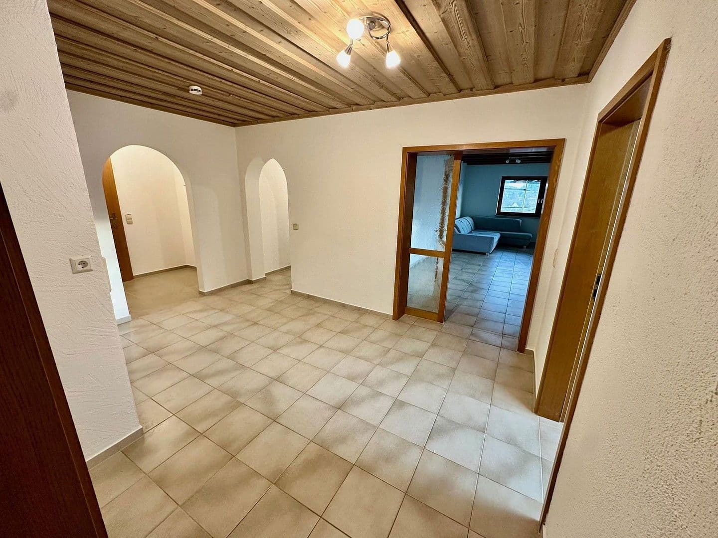 2 bedroom with open-plan kitchen flat to rent, 150 m², Aichtal, Baden-Württemberg 2 bedroom with open-plan kitchen flat to rent, 150 m², Aichtal, Baden-Württemberg