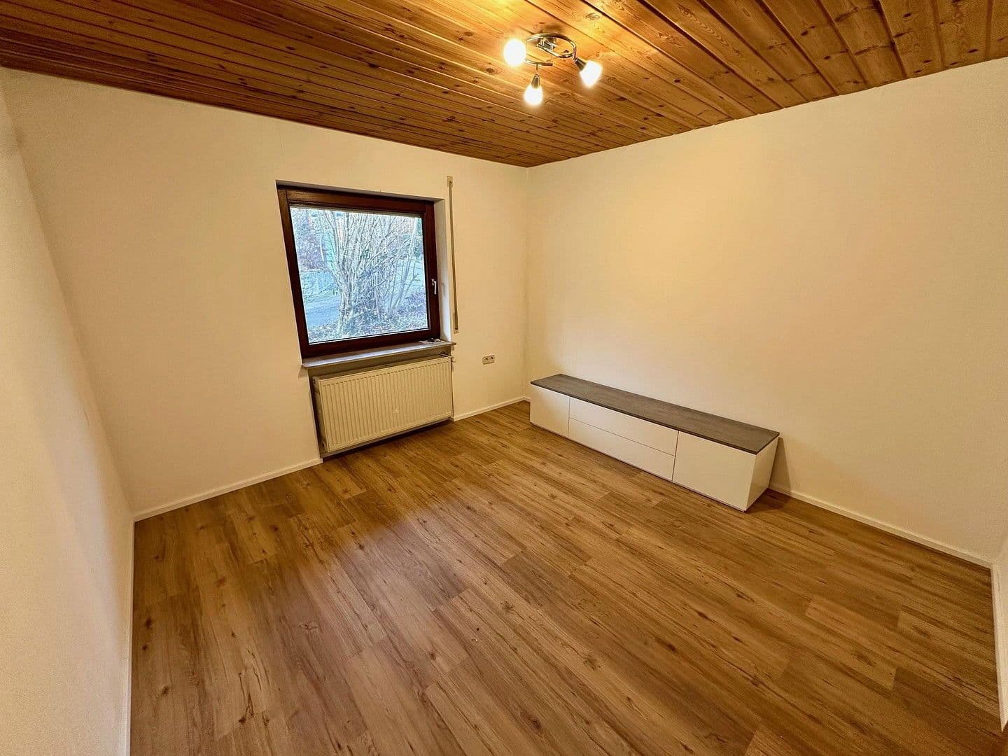 2 bedroom with open-plan kitchen flat to rent, 150 m², Aichtal, Baden-Württemberg 2 bedroom with open-plan kitchen flat to rent, 150 m², Aichtal, Baden-Württemberg