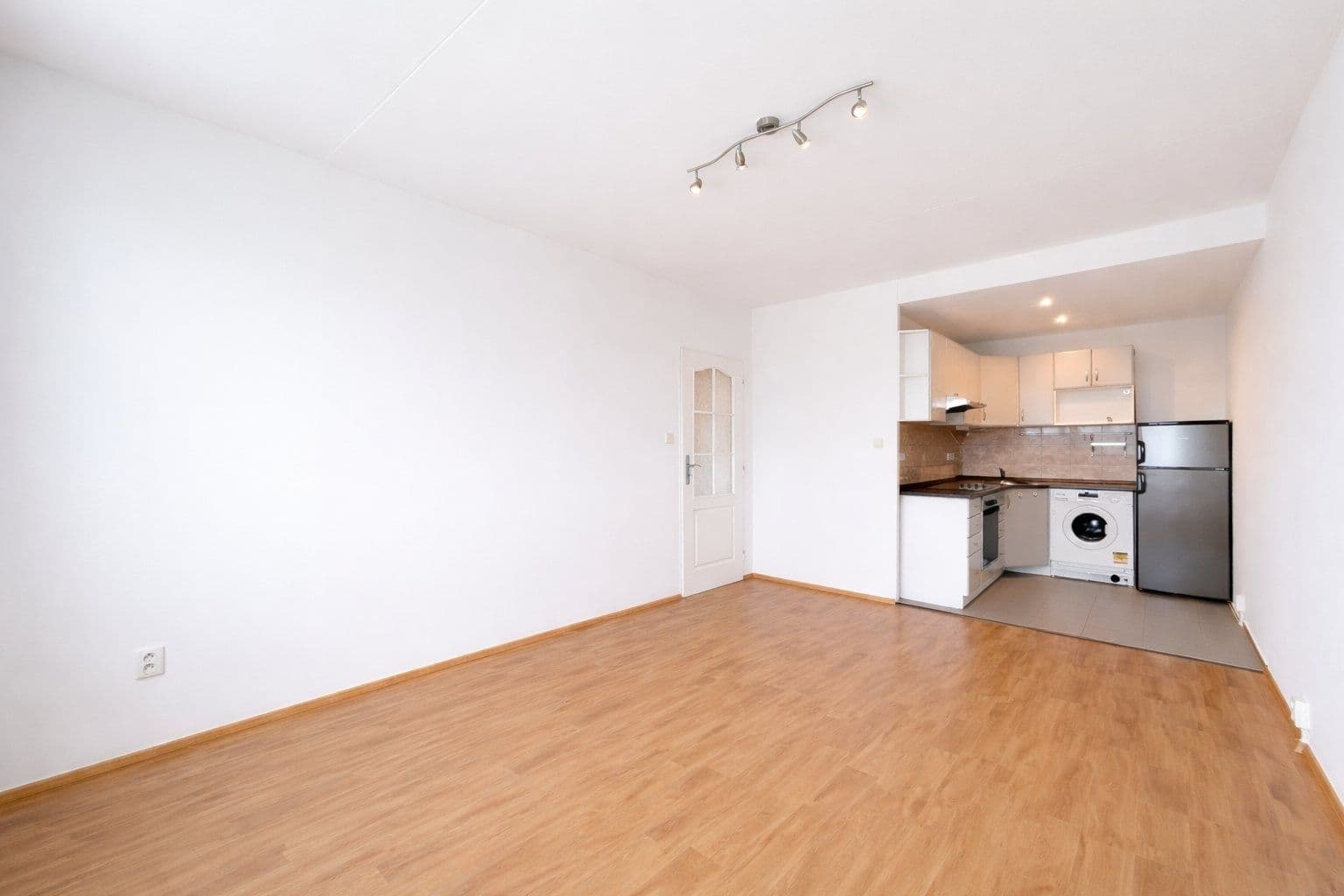 1 bedroom with open-plan kitchen flat to rent, 39 m², Švédská, Kladno, Středočeský Region 1 bedroom with open-plan kitchen flat to rent, 39 m², Švédská, Kladno, Středočeský Region