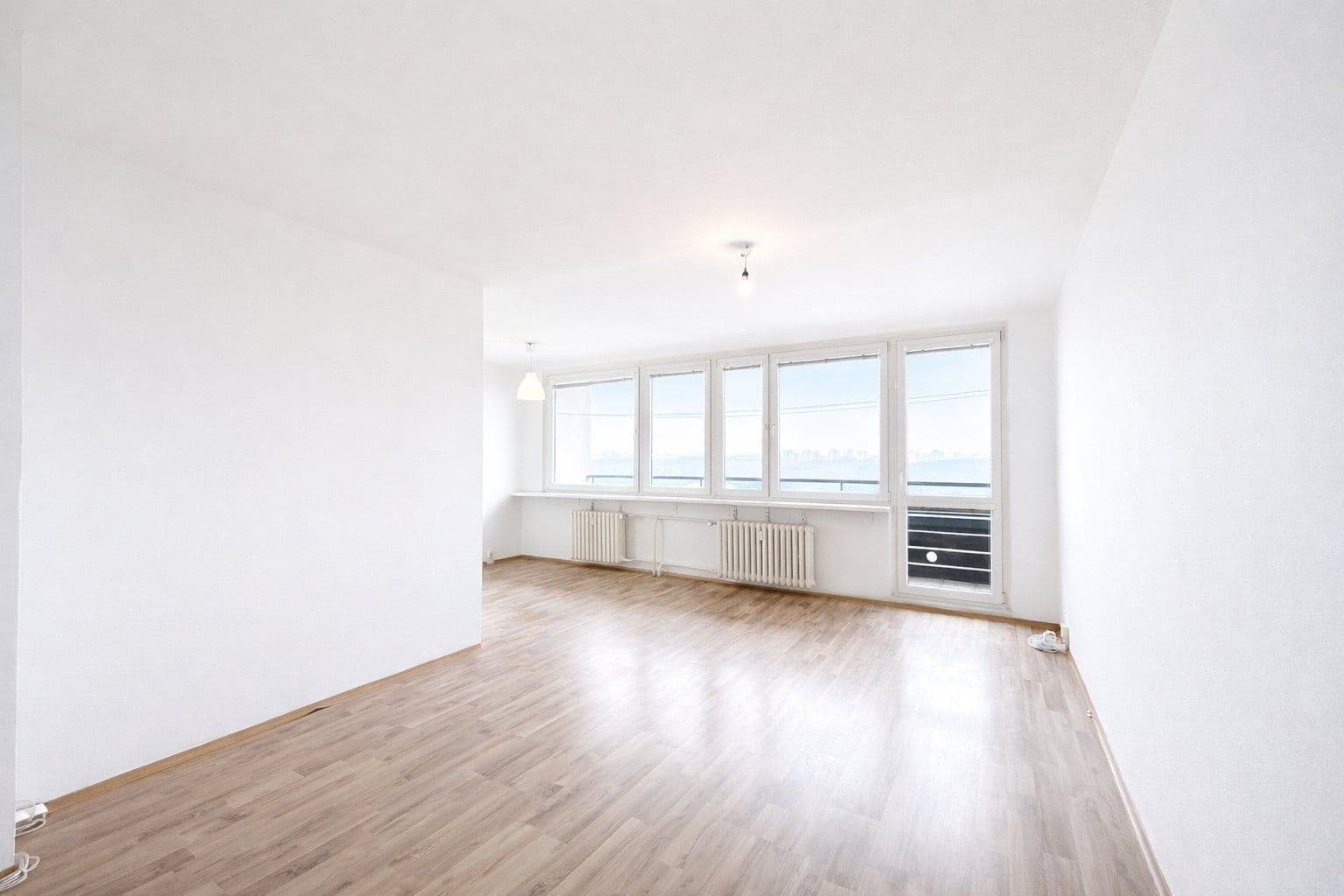 2 bedroom with open-plan kitchen flat to rent, 87 m², Točitá, Prague, Prague 2 bedroom with open-plan kitchen flat to rent, 87 m², Točitá, Prague, Prague