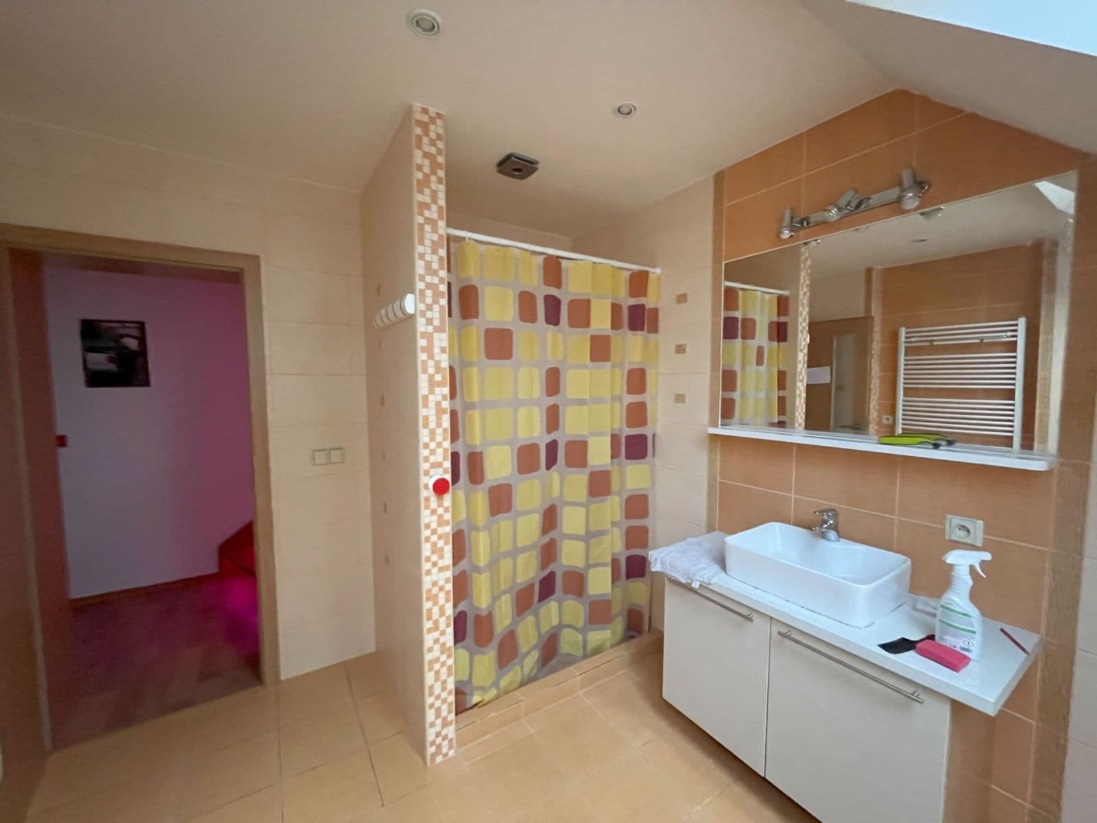 4 bedroom with open-plan kitchen flat to rent, 120 m², Neveklov, Středočeský Region 4 bedroom with open-plan kitchen flat to rent, 120 m², Neveklov, Středočeský Region